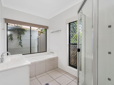 8 Hussar Close, Kanimbla