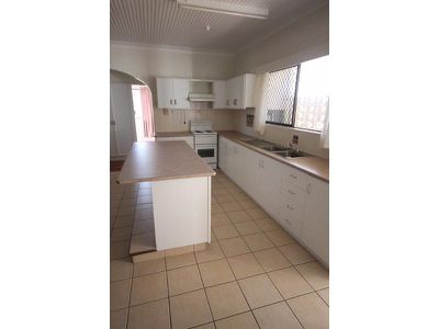 6 Holliman Street,, Queenton