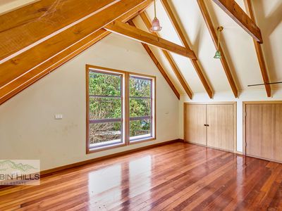 417 Davis Road, Jiggi