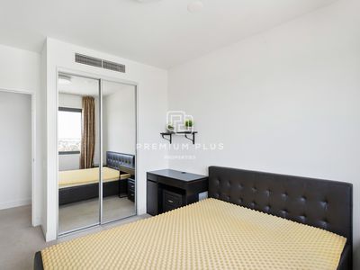 1906 / 7 Rider Boulevard, Rhodes