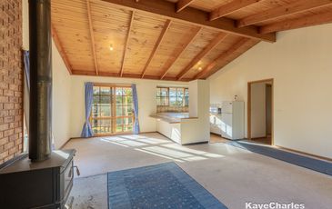 63 Beaconsfield-Emerald Road, Beaconsfield Upper