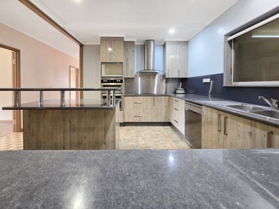 2 Mountain View Drive, Atherton