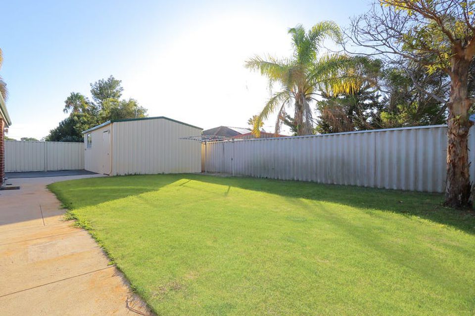 124 The Avenue, Warnbro