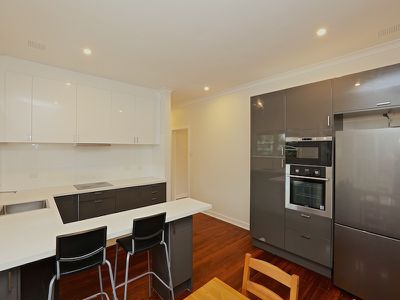 8 Shearn Crescent, Doubleview