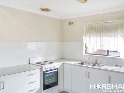 2 / 5 Schwarz Avenue, Horsham