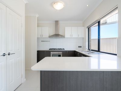 13 Coniston Bend, Waikiki