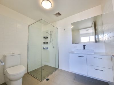 4 / 104 central lane, Gladstone Central