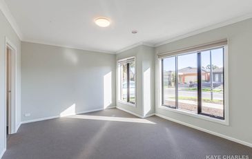 18 Peridot Avenue, Officer