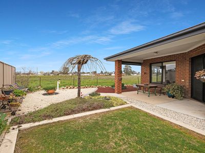 17 Kingfisher Drive, Wangaratta