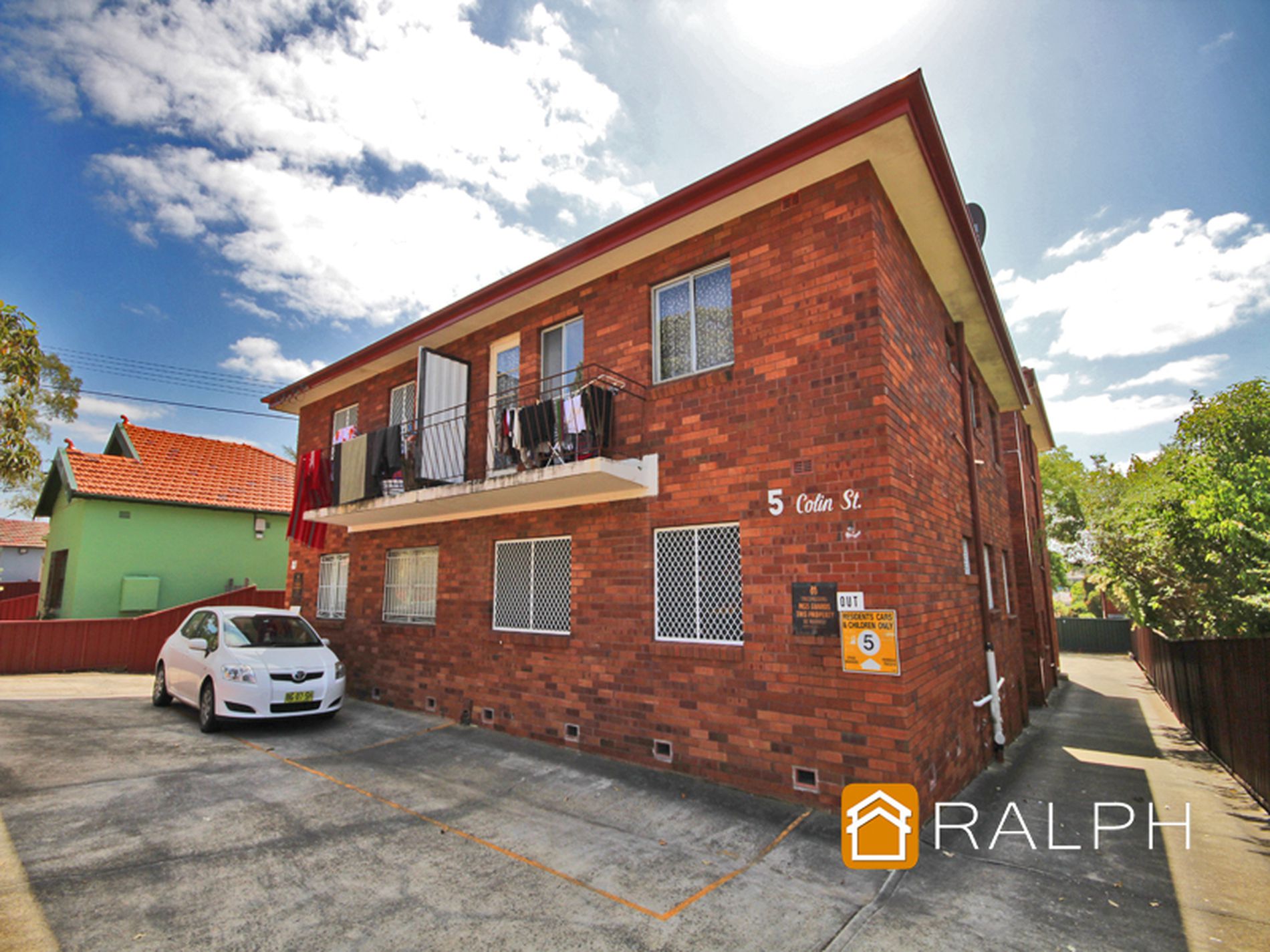 2 / 5 Colin Street, Lakemba
