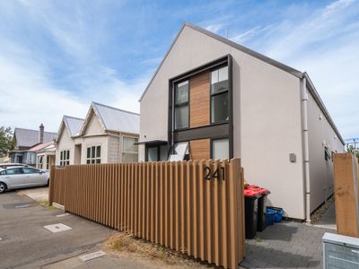 241 Castle Street, City Centre