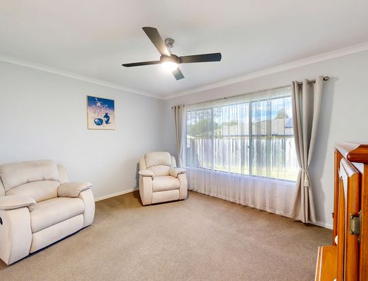 Spacious Family Living with Side Access and a Large Shed image 7