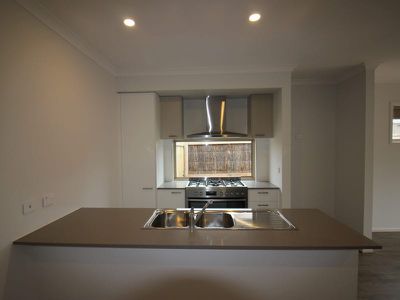 33 Cootamundra Drive, Armstrong Creek