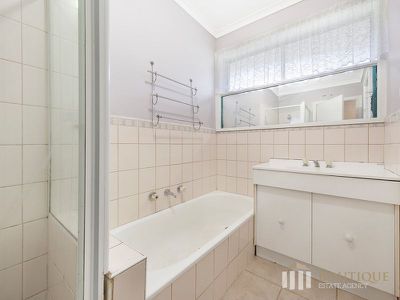 8 Thredbo Court, Dandenong North
