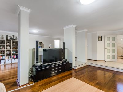 60 Whitfeld Terrace, Winthrop