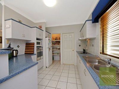 8 Earl Circuit, Kirwan