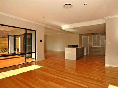 23 Heirisson Way, North Coogee