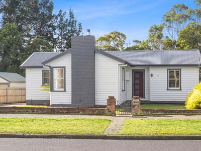 13 Medina Street, Youngtown