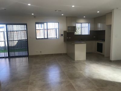 4 / 10 Faux Street, Wiley Park