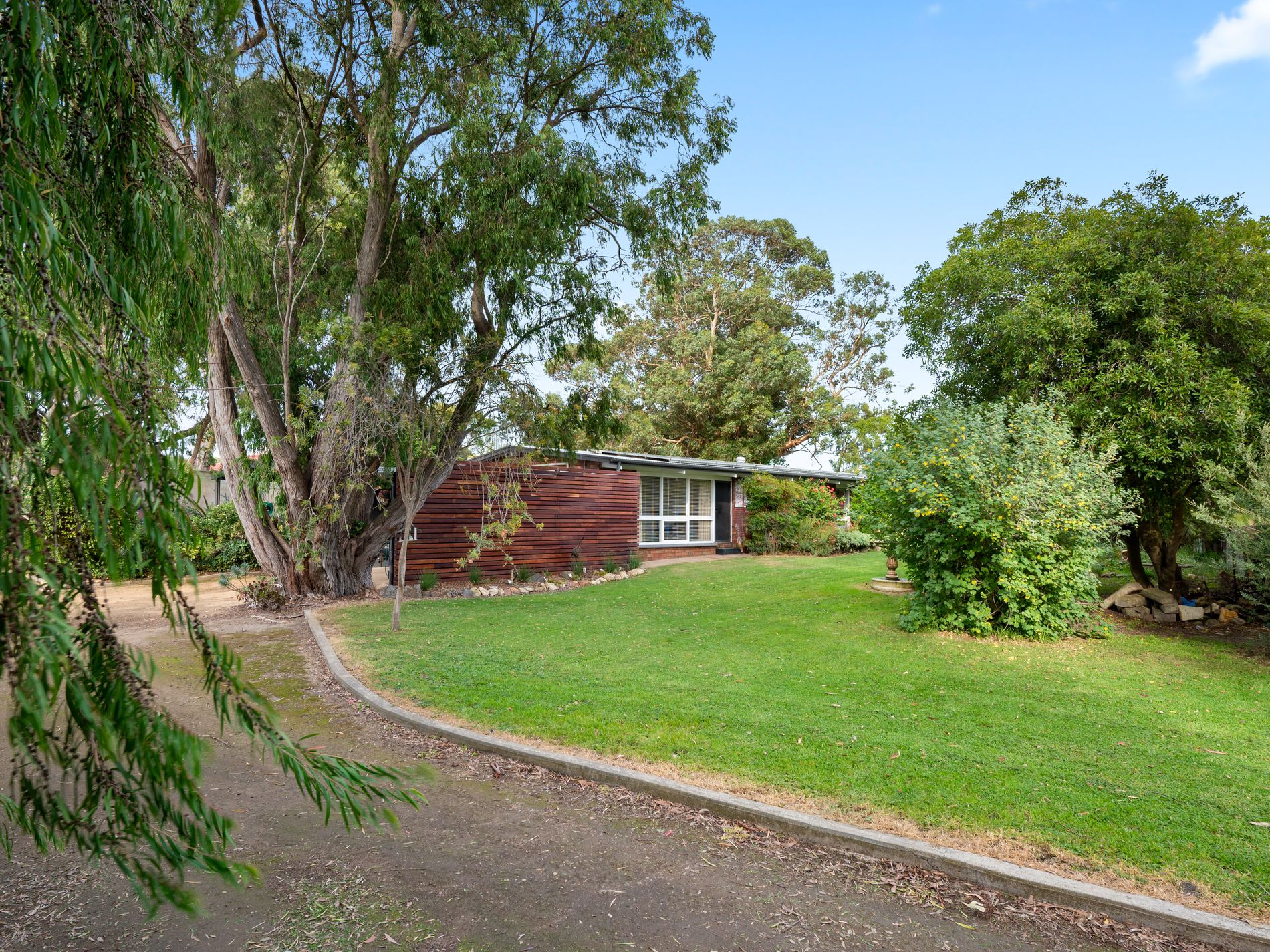 6 Ireland Street, Millicent