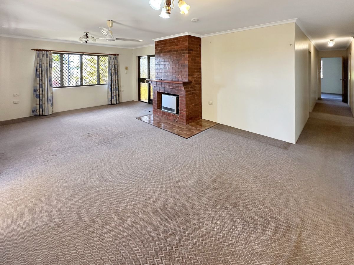 21 Crouch Avenue, Atherton