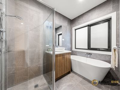 163 Villa Doria Drive, Clyde North