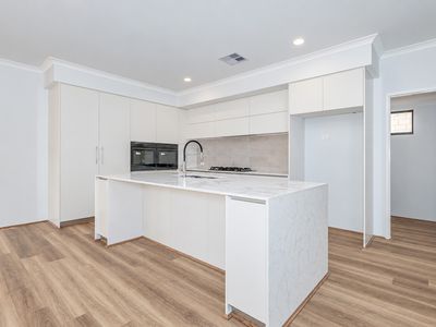66 Destino Loop, Southern River