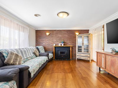 4 Charinga Drive, Werribee