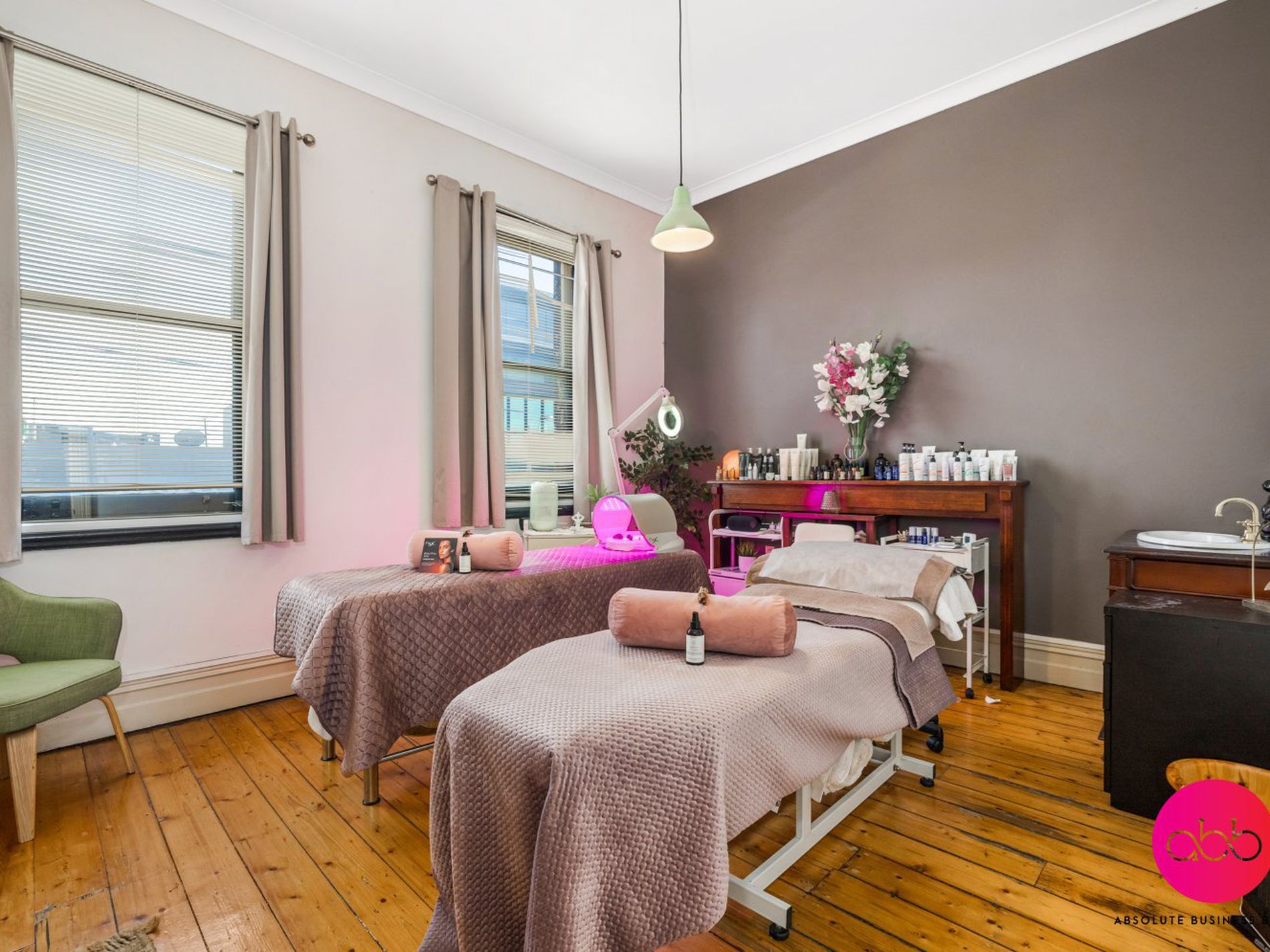 Superb 5 Day Hair with Beauty Salon Business for Sale City Fringe
