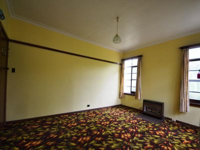 77 Lakeside Avenue , Mount Beauty
