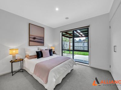 81 Charlbury Crescent, Cranbourne North