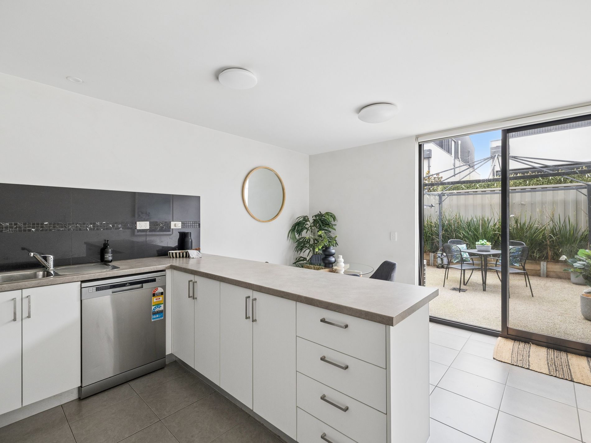 3 / 15 Middle Road, Maribyrnong