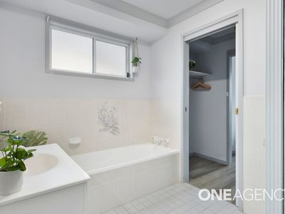 16 Thistleton Drive, Burrill Lake