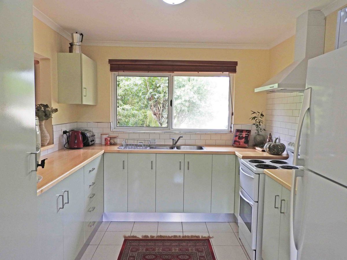 31 PUTT STREET, Atherton