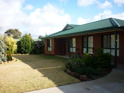 8 Hakea Place, Dubbo