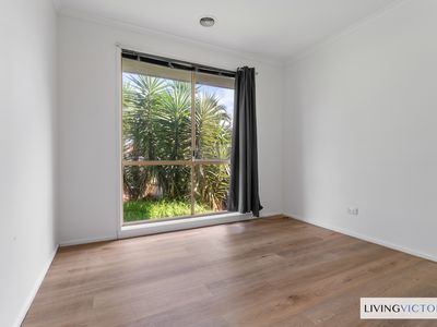 4 Walsh Court, Mill Park