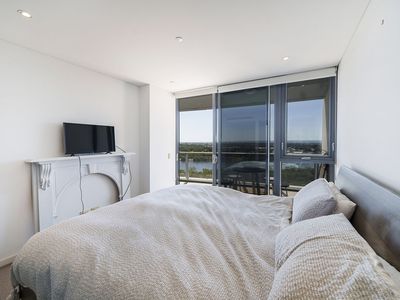 1806 / 96 Bow River Crescent, Burswood