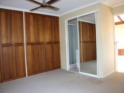 8 Kentia Court, Kawungan