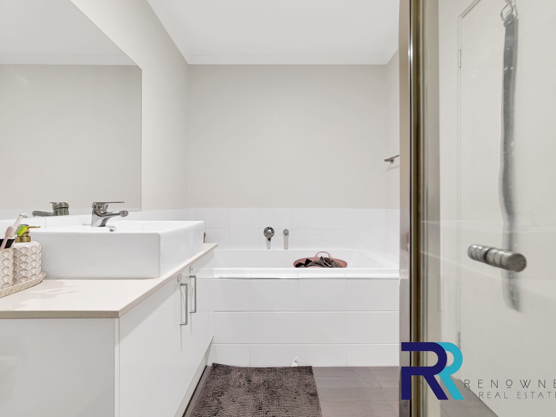 17 ALEXANDER CIRCUIT, Craigieburn