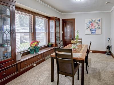 8422 Rosewood Avenue, Cleveland, OH, International
