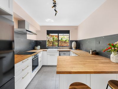 2 / 70 Droop Street, Footscray