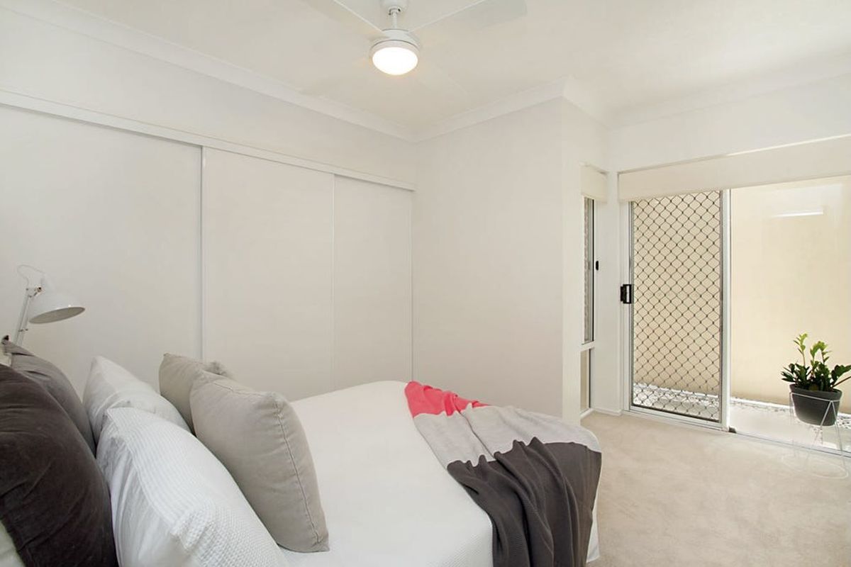 1 / 12 Tamborine Street, Mermaid Beach