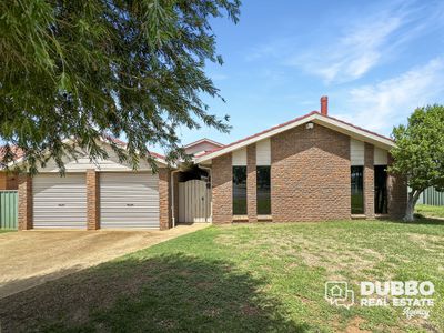 9 Meadowbank Drive, Dubbo