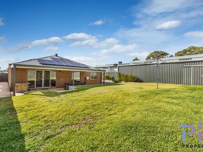 18 Ashbourne Way, Kangaroo Flat