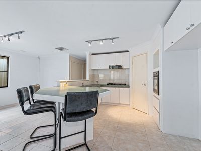 68 Pennlake Drive, Spearwood