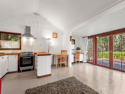 198 Princes Highway, Port Fairy