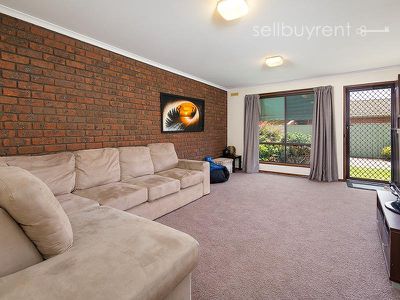 2 / 7 BURNS COURT, Wodonga
