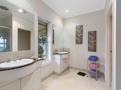 2 Lake View Dr, Broadford