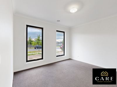 33 Casa Circuit, Clyde North