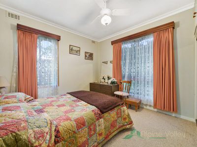 81 Lakeside Avenue, Mount Beauty